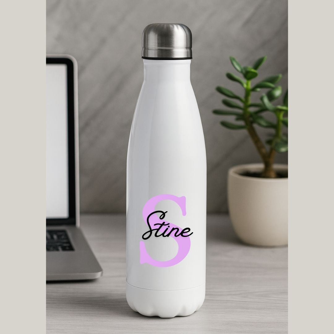 Drikkeflaske med personlig bokstav og navn – Tilpasset thermo‑flaske - masdam.cheer