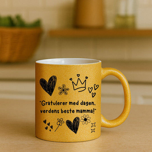 Gult bursdags krus – Gratulerer med dagen, verdens beste mamma! – personlig tekst - masdam.cheer