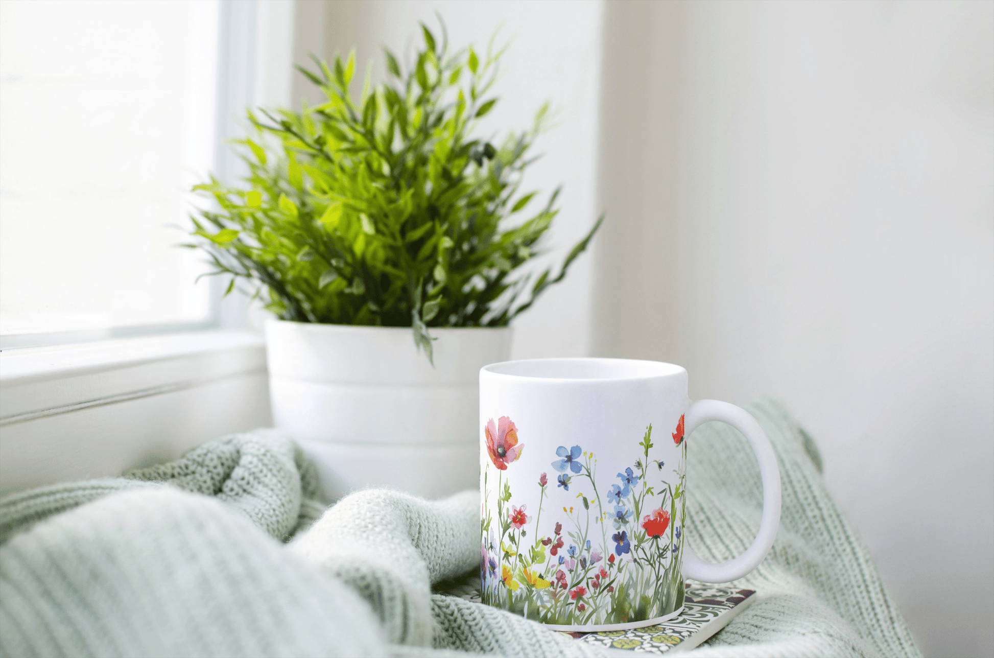 Hvit Kopp med Villblomstmagien – Fargerikt og Sommerlig Design - masdam.cheer