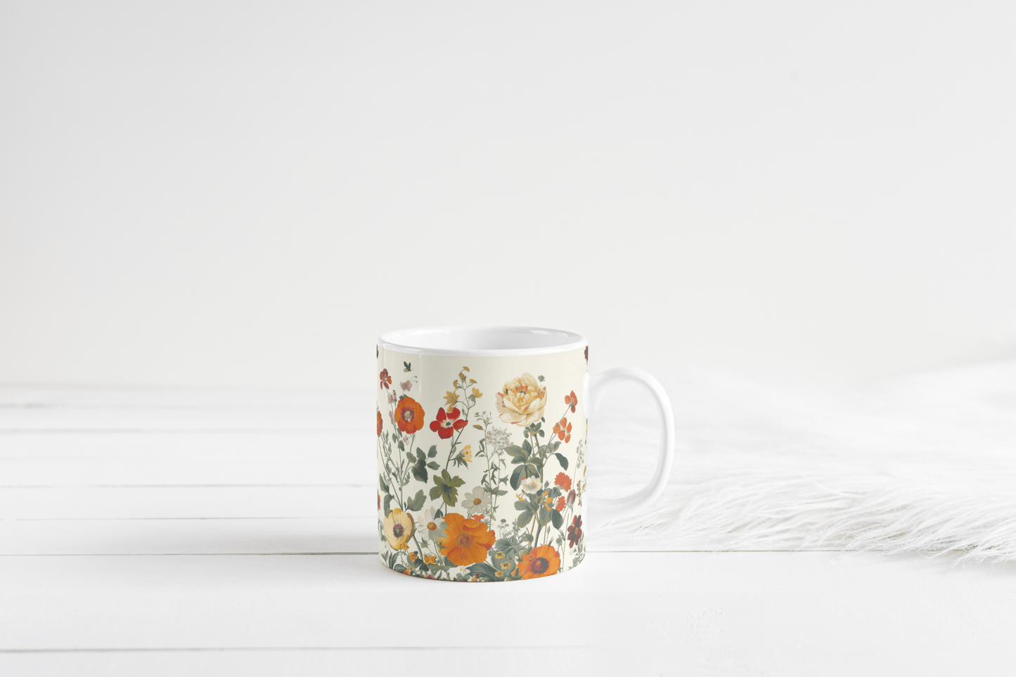 Sommerblomster – Hvit Kopp med Vakkert og Fargerikt Blomstertrykk - masdam.cheer
