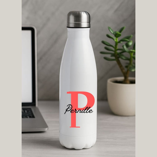 Tilpasset drikkeflaske med egen bokstav og navn - masdam.cheer